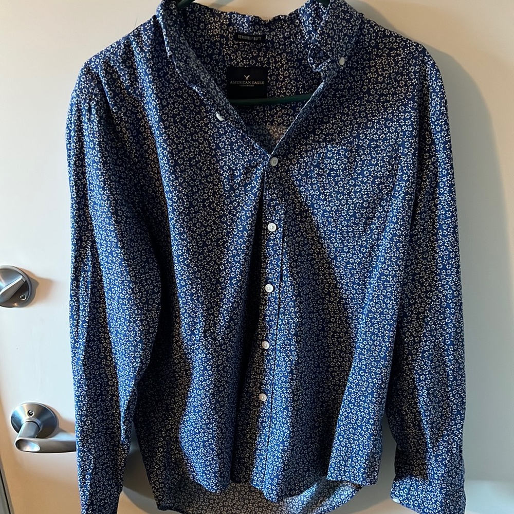 American Eagle Button Up